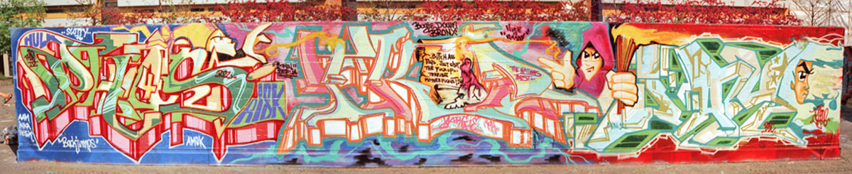 T-KID piece in the centre, with Phos4 and Jay1, Berlin, 1994. Photo: battleship.